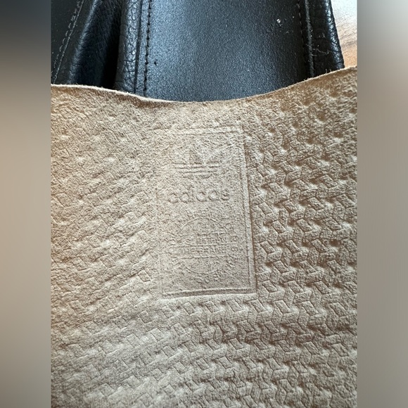 Adidas sued leather slides limited edition - Picture 2 of 7